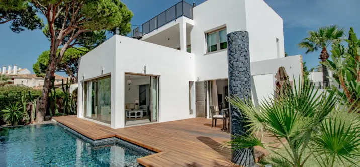 Долгосрочная аренда  отдельно стоящей виллы в Las Chapas 0