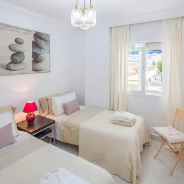 Sale of middle floor apartment in Puerto Banús