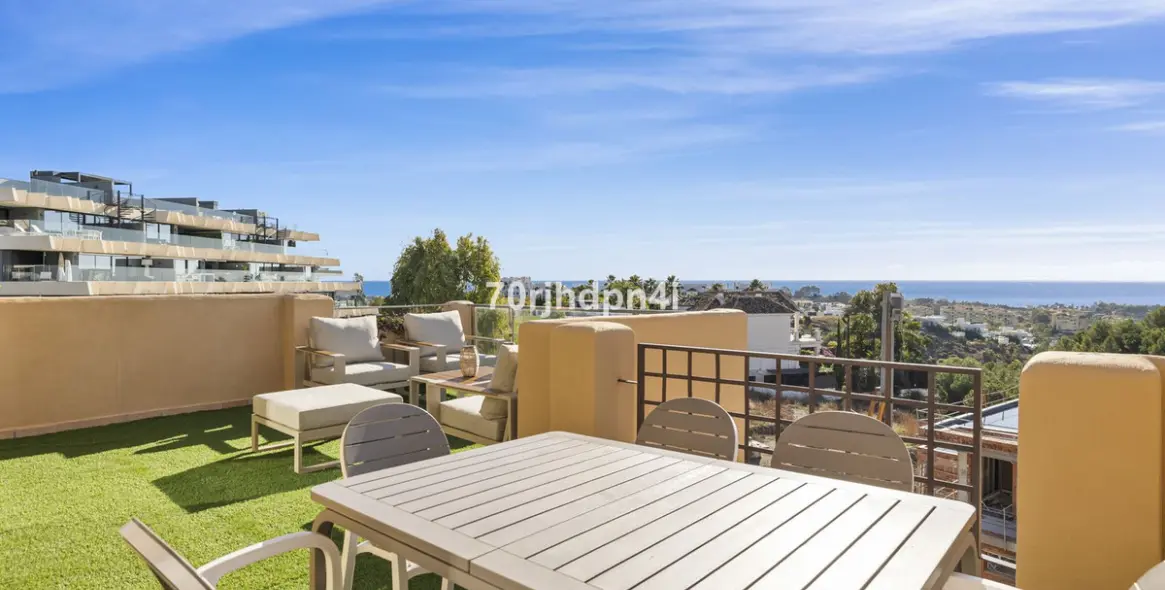 Sale of penthouse in Estepona 25