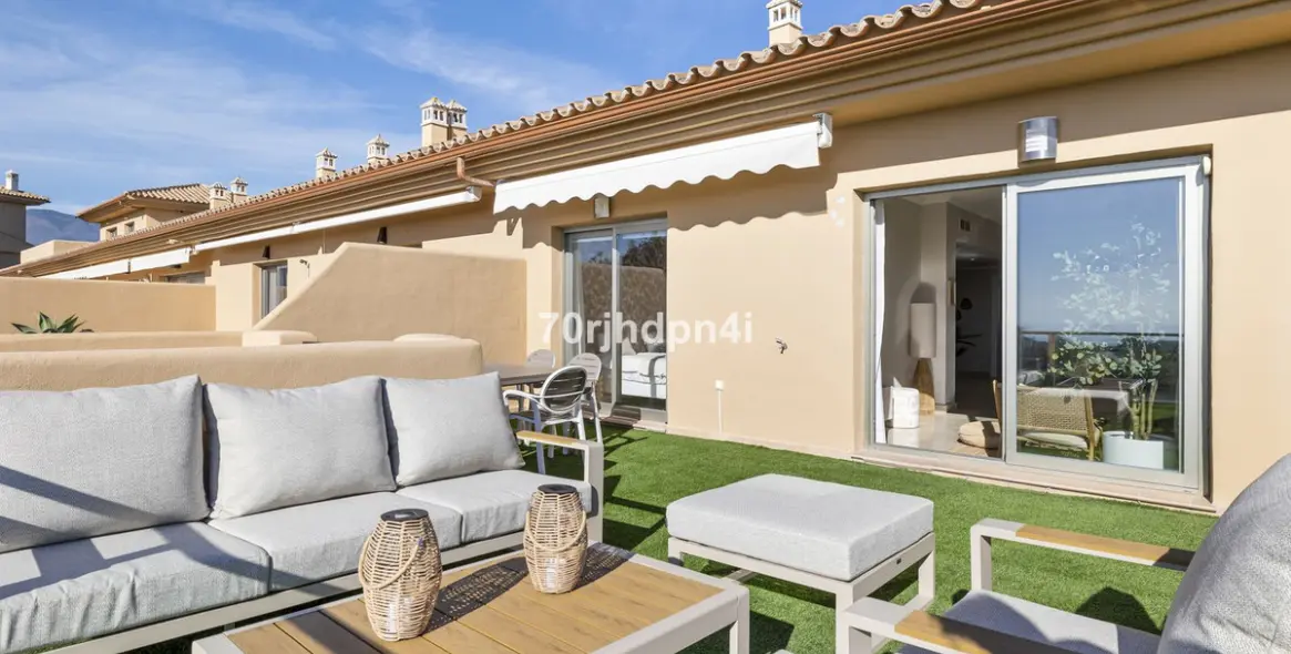 Sale of penthouse in Estepona 31