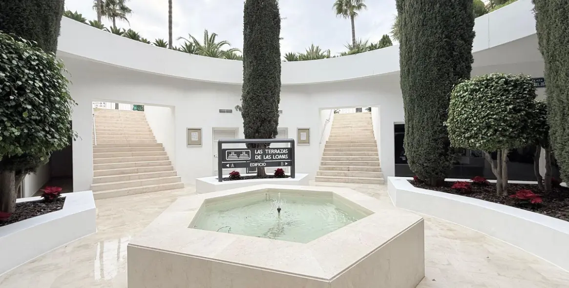 Продажа апартаментов на первом этаже в The Golden Mile 19