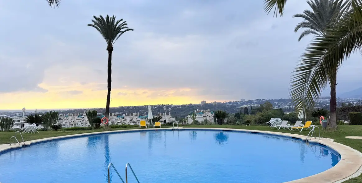 Sale of ground floor apartment in The Golden Mile 2