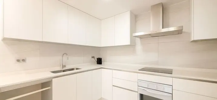 Sale of ground floor apartment in The Golden Mile 4