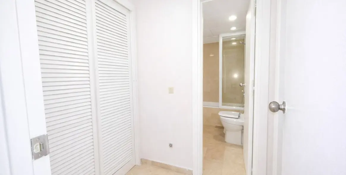 Sale of ground floor apartment in The Golden Mile 8