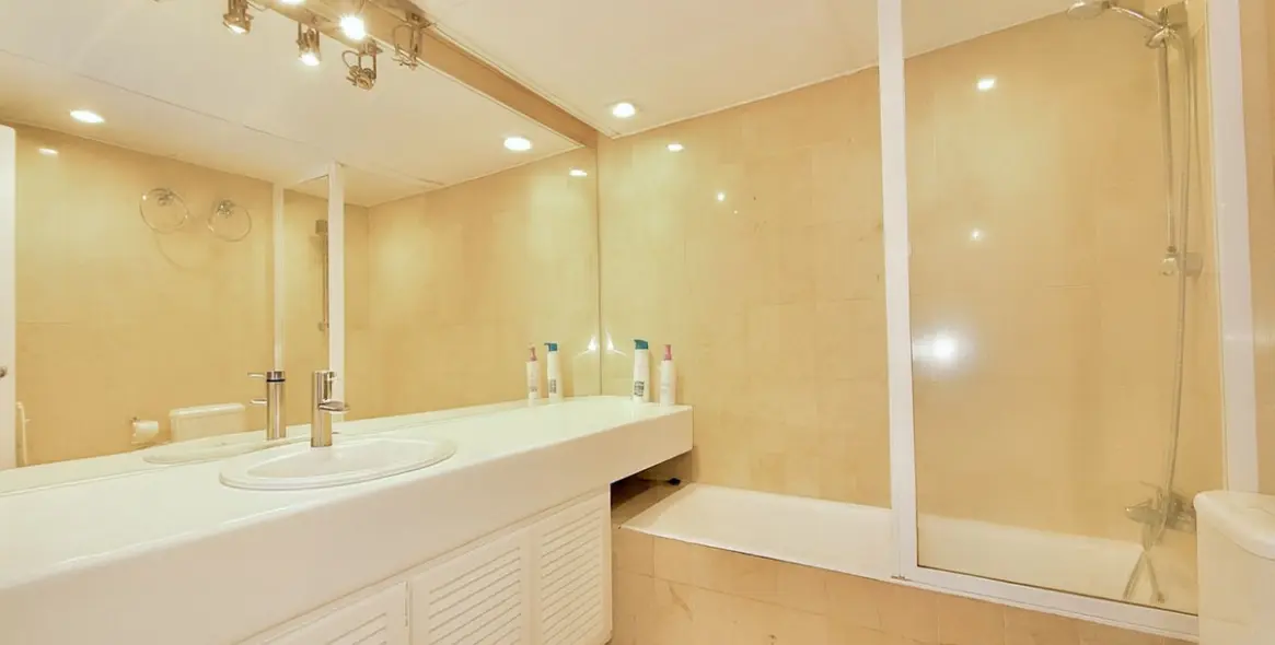 Sale of ground floor apartment in The Golden Mile 9