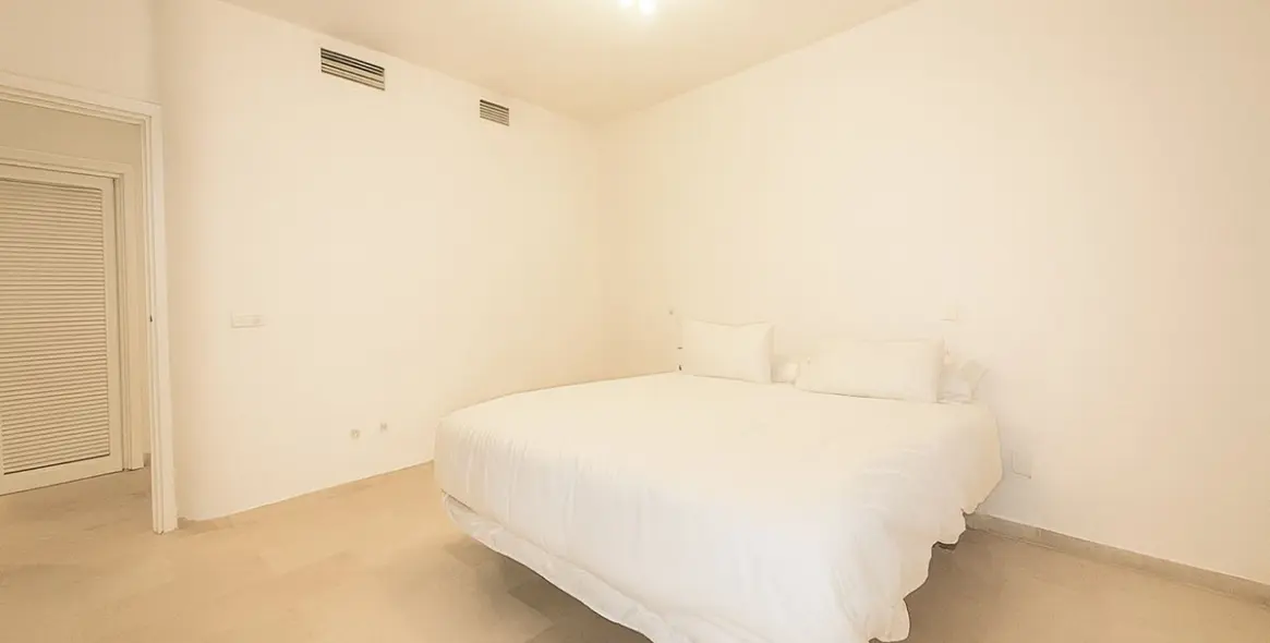 Sale of ground floor apartment in The Golden Mile 11