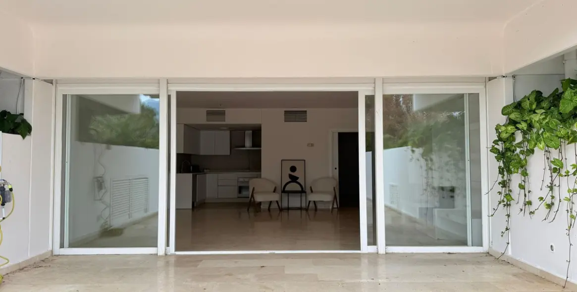 Sale of ground floor apartment in The Golden Mile 13