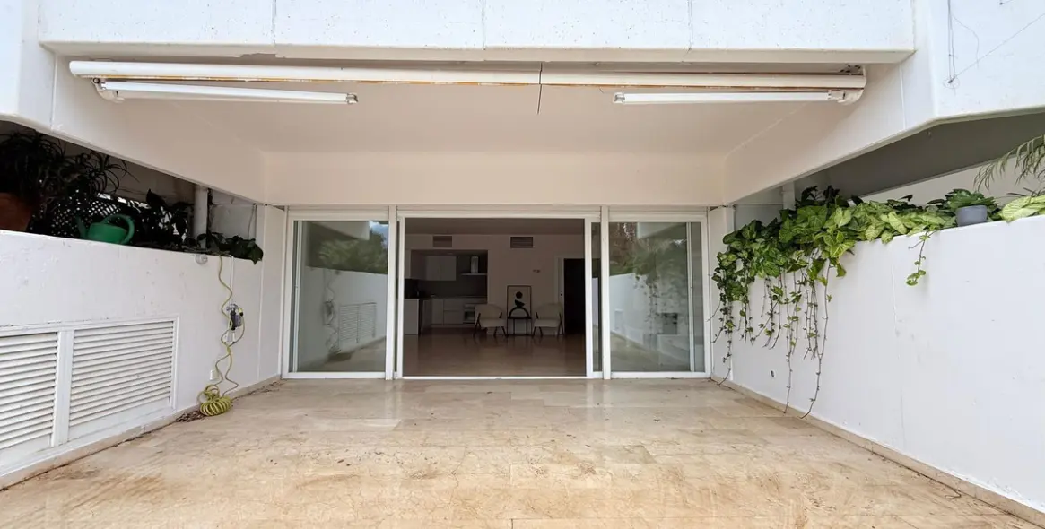 Sale of ground floor apartment in The Golden Mile 14