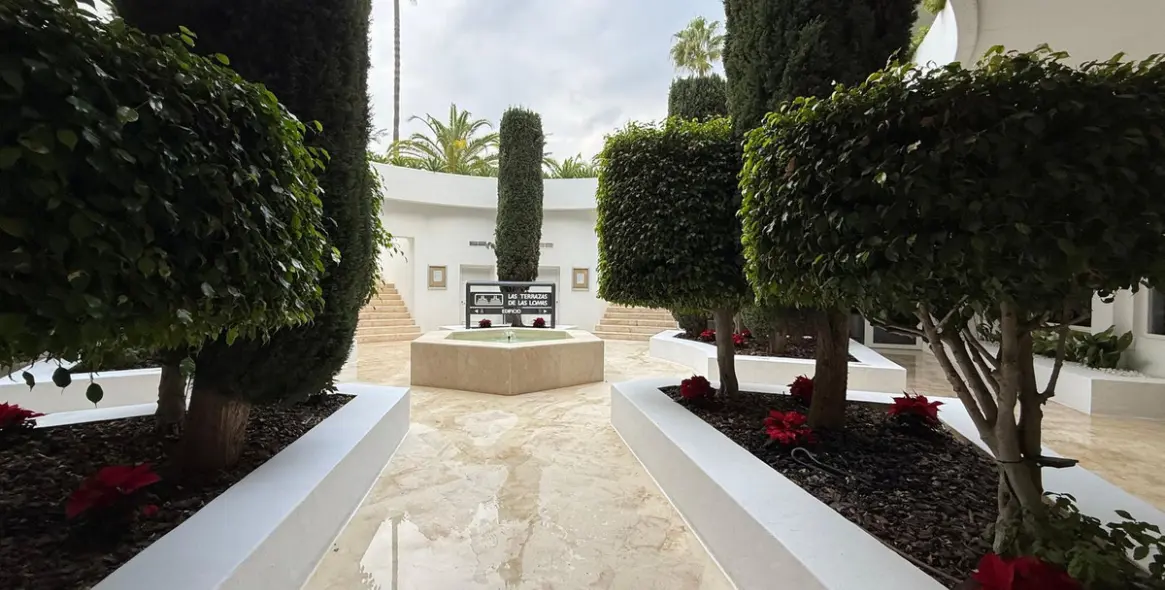 Sale of ground floor apartment in The Golden Mile 18