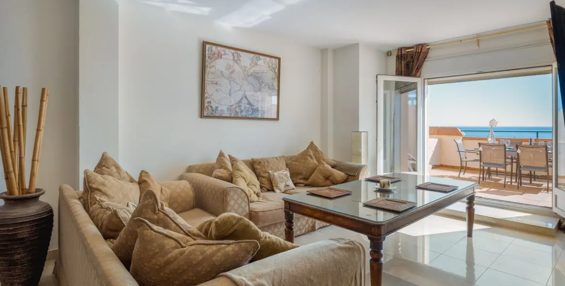 Sale of townhouse in Estepona 3