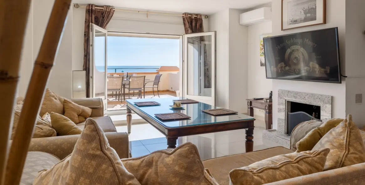 Sale of townhouse in Estepona 11