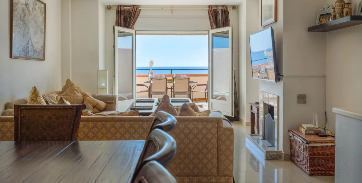 Sale of townhouse in Estepona 12