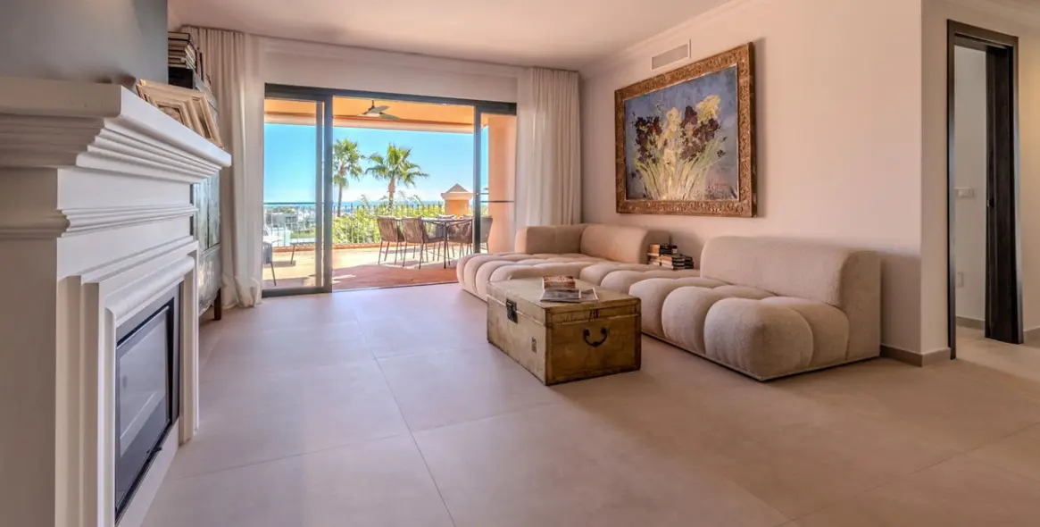 Продажа апартаментов на среднем этаже в Monte Halcones 6