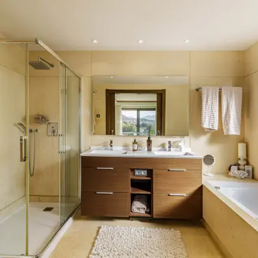 Продажа апартаментов на среднем этаже в Los Arqueros