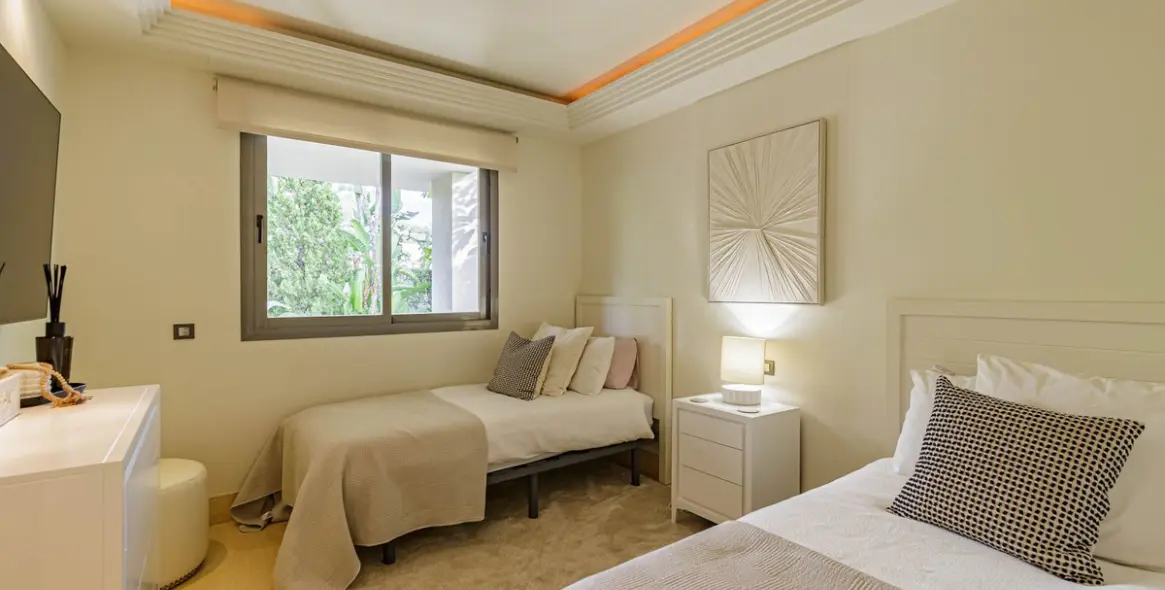 Sale of middle floor apartment in Los Arqueros 7