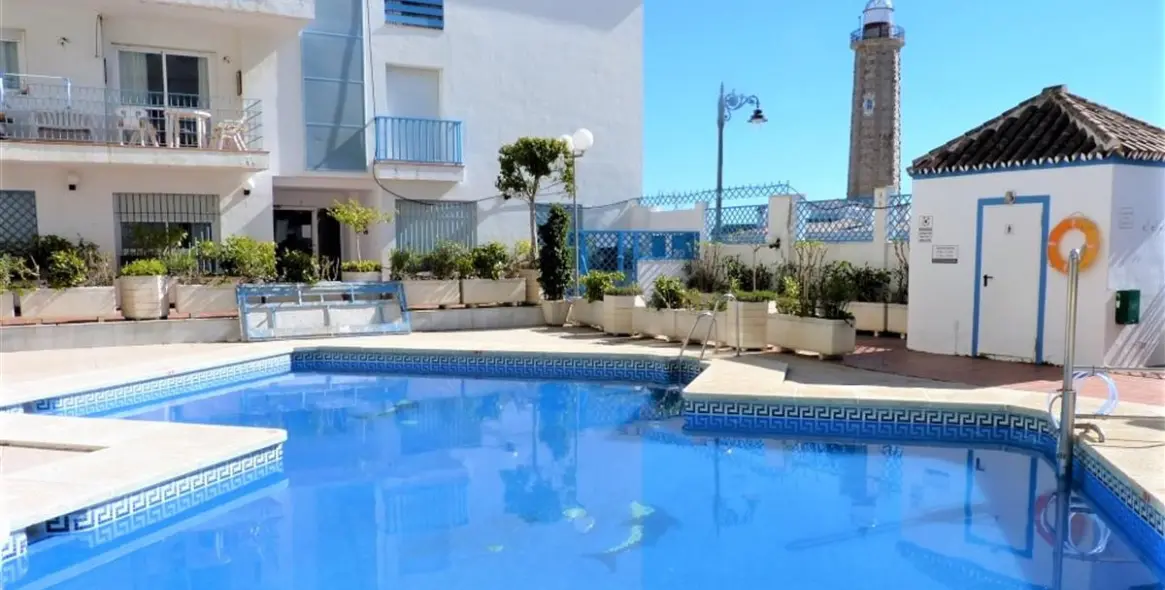 Short-term rent of middle floor apartment in Estepona 3