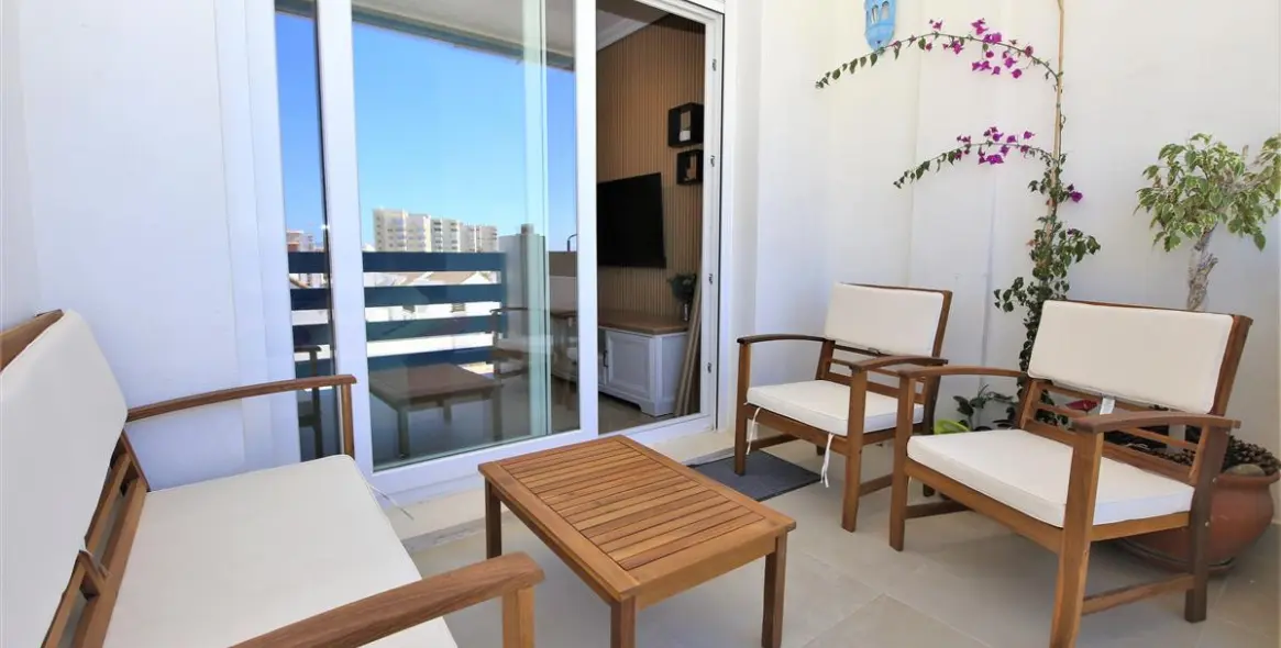 Short-term rent of middle floor apartment in Estepona 15