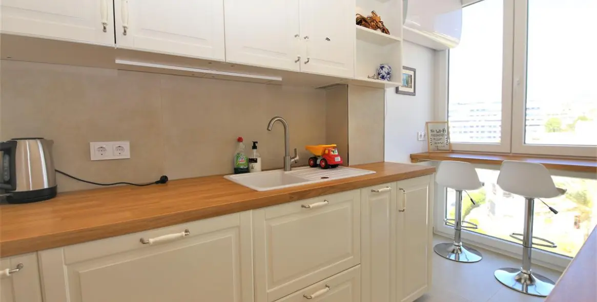 Short-term rent of middle floor apartment in Estepona 17