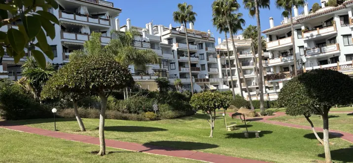 Продажа апартаментов на среднем этаже в Calahonda 1