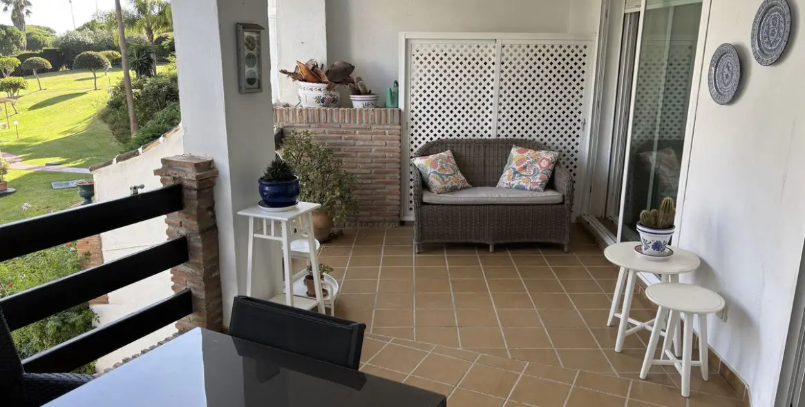 Продажа апартаментов на среднем этаже в Calahonda 5