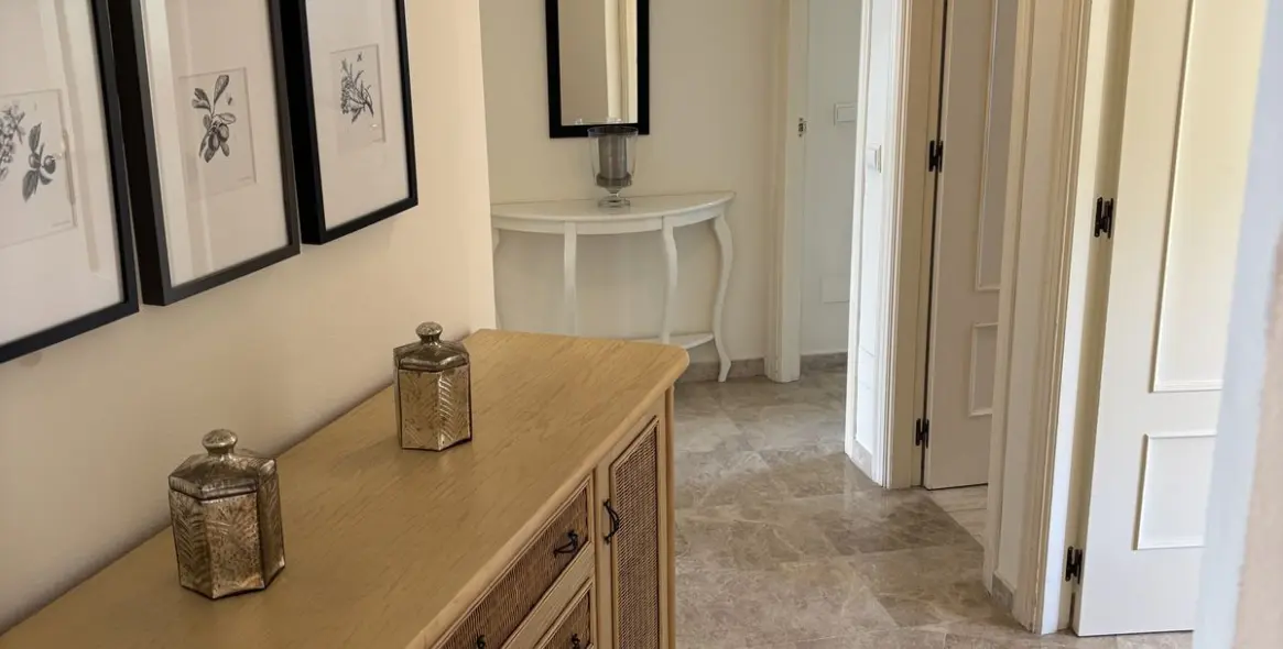 Продажа апартаментов на среднем этаже в Calahonda 10