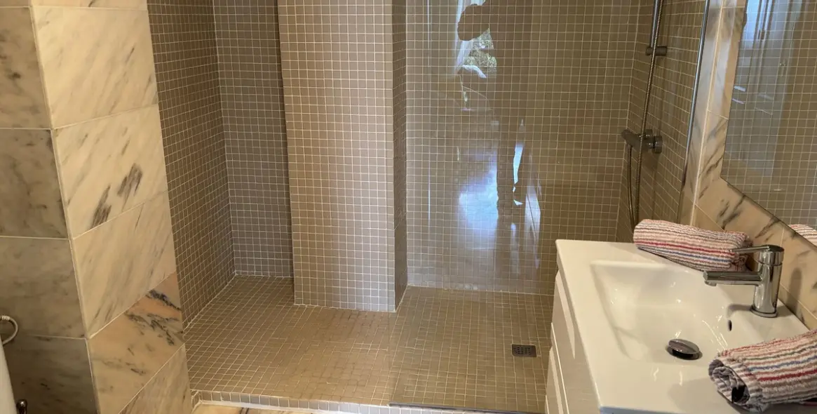 Продажа апартаментов на среднем этаже в Calahonda 18