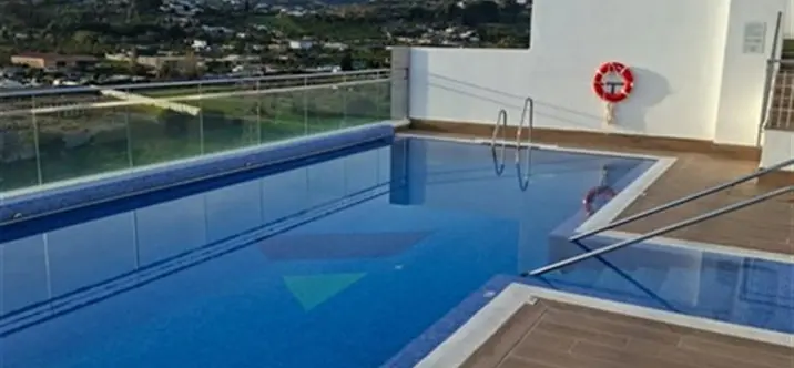 Sale of middle floor apartment in Nueva Andalucía 1