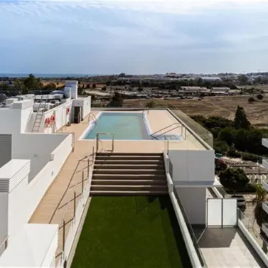 Sale of middle floor apartment in Nueva Andalucía