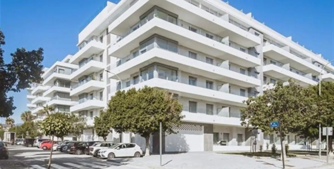 Venta de apartamento en planta media en Nueva Andalucía 4