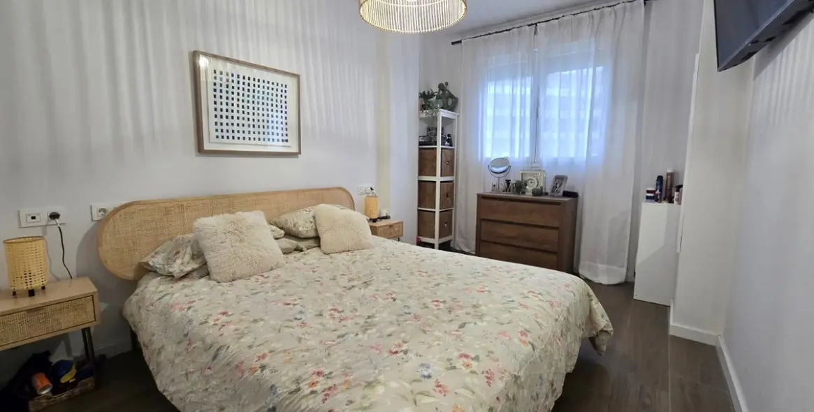 Venta de apartamento en planta media en Nueva Andalucía 11