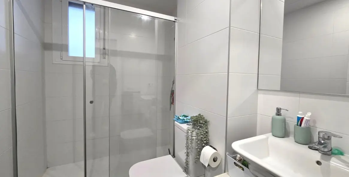 Venta de apartamento en planta media en Nueva Andalucía 14