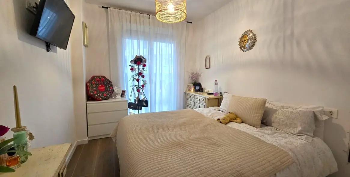 Venta de apartamento en planta media en Nueva Andalucía 15