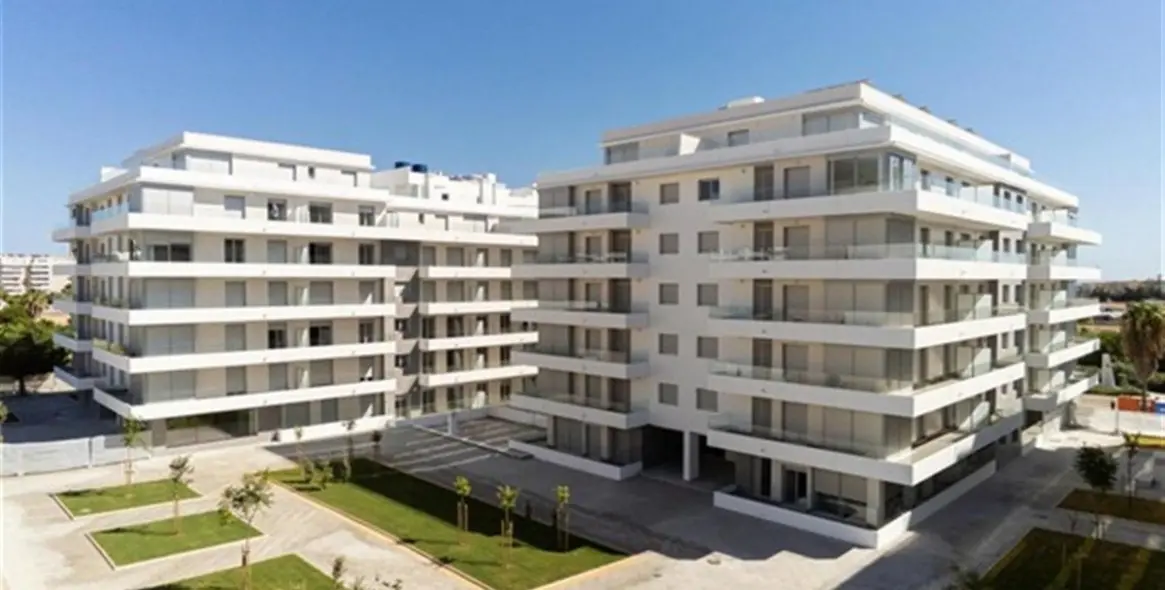 Sale of middle floor apartment in Nueva Andalucía 21
