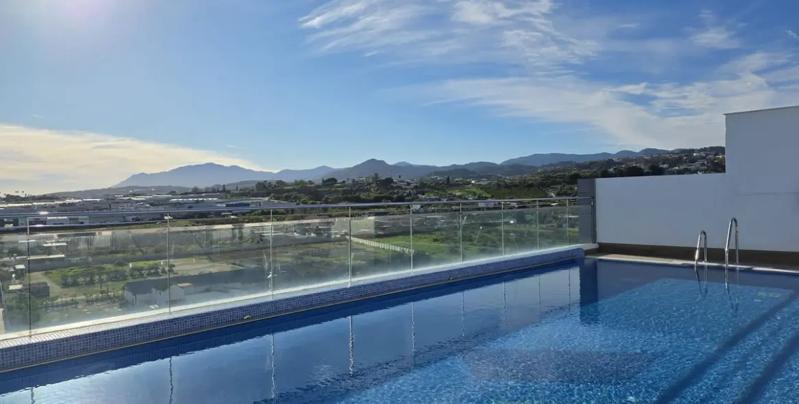 Sale of middle floor apartment in Nueva Andalucía 1