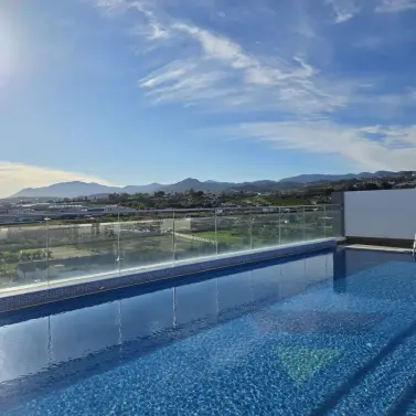 Venta de apartamento en planta media en Nueva Andalucía