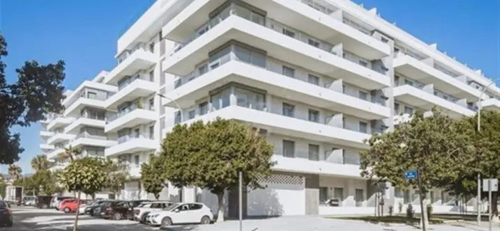 Venta de apartamento en planta media en Nueva Andalucía 1