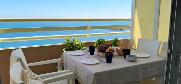 Продажа апартаментов на среднем этаже в Fuengirola 0