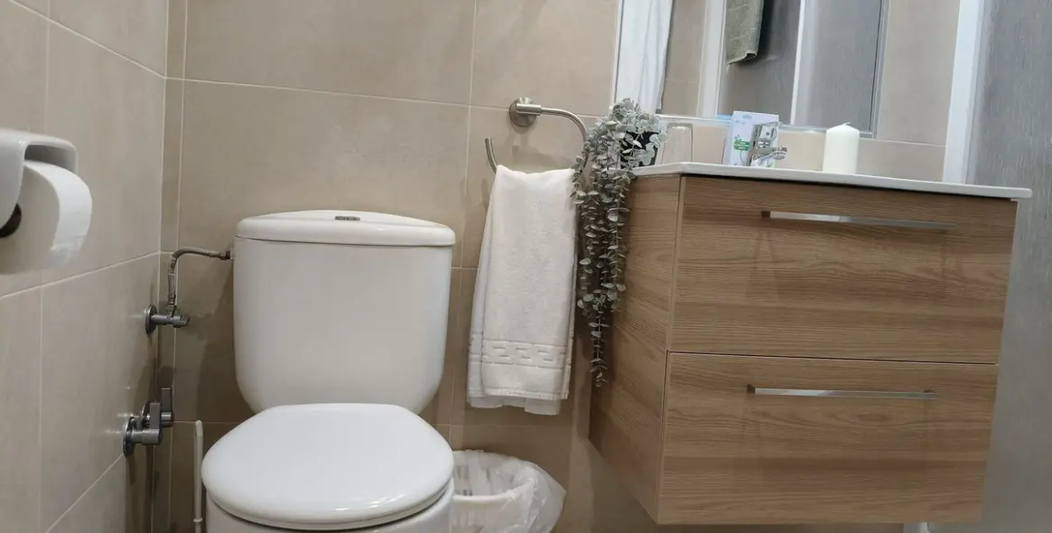 Sale of middle floor apartment in Fuengirola 8