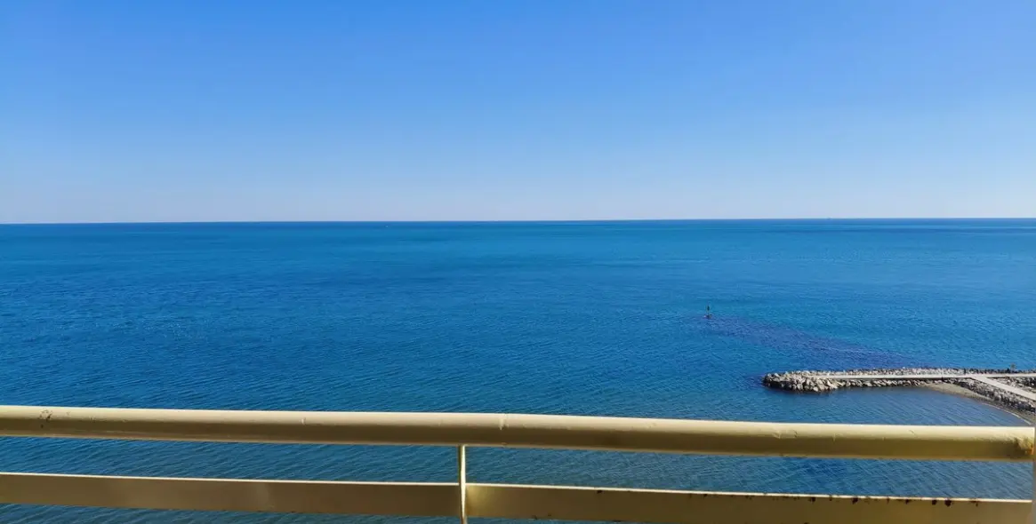 Sale of middle floor apartment in Fuengirola 9