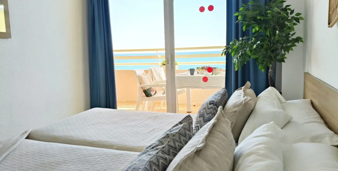 Sale of middle floor apartment in Fuengirola 11