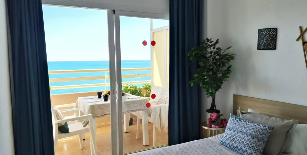 Sale of middle floor apartment in Fuengirola 12