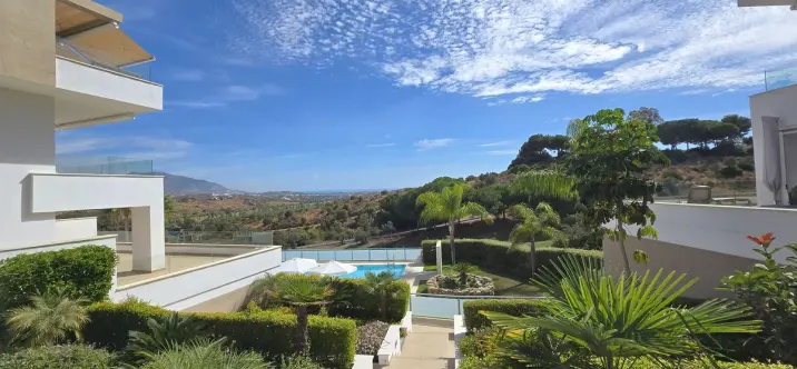 Sale of middle floor apartment in La Cala Golf 4