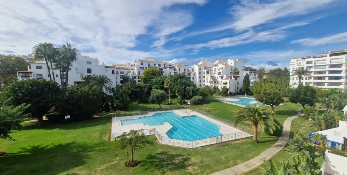 Продажа апартаментов на среднем этаже в Puerto Banús 1
