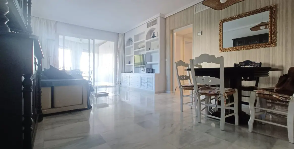 Продажа апартаментов на среднем этаже в Puerto Banús 4