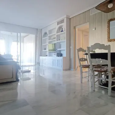 Продажа апартаментов на среднем этаже в Puerto Banús