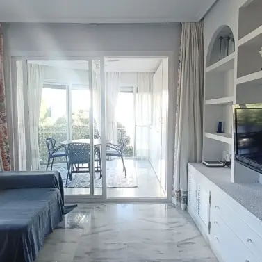 Продажа апартаментов на среднем этаже в Puerto Banús