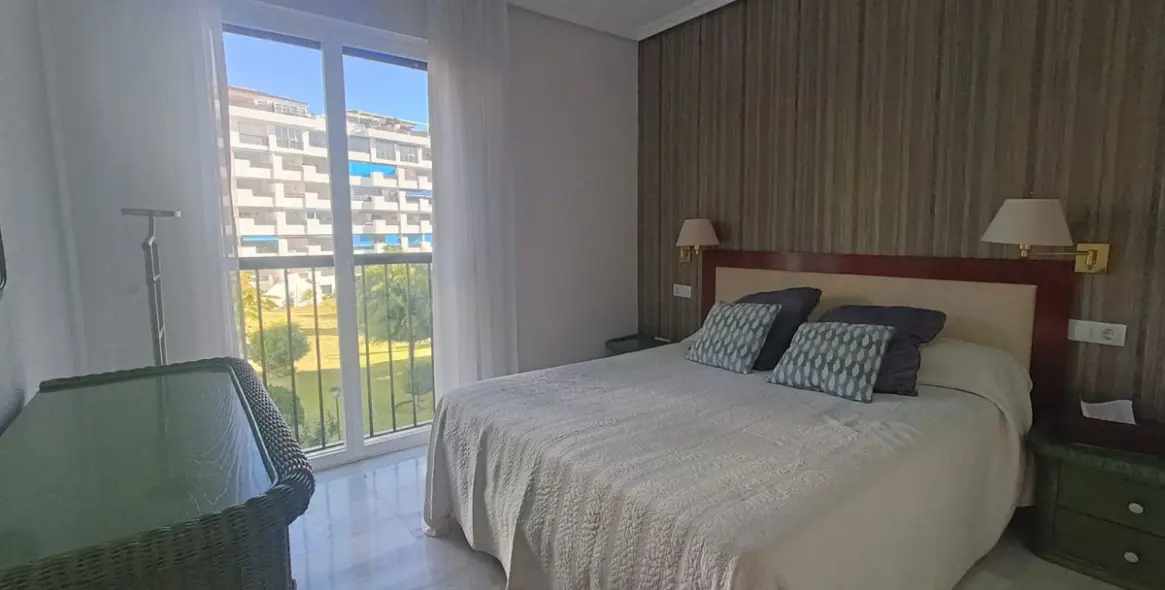 Продажа апартаментов на среднем этаже в Puerto Banús 18