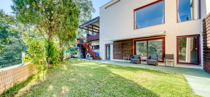Short-term rent of detached villa in Benahavís 0