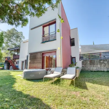 Short-term rent of detached villa in Benahavís