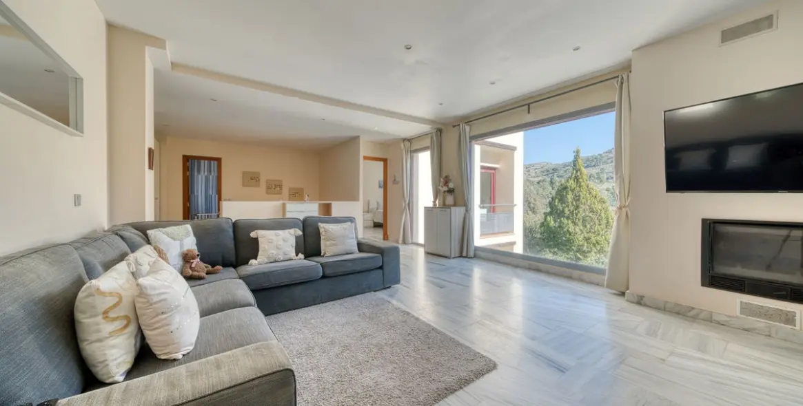 Продажа  отдельно стоящей виллы в Los Flamingos 4